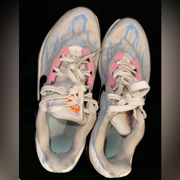 Nike Air Zoom GT Cut 2 White Pink Blue Basketball Shoes FN0234 Women's Size 9 - Picture 12 of 13